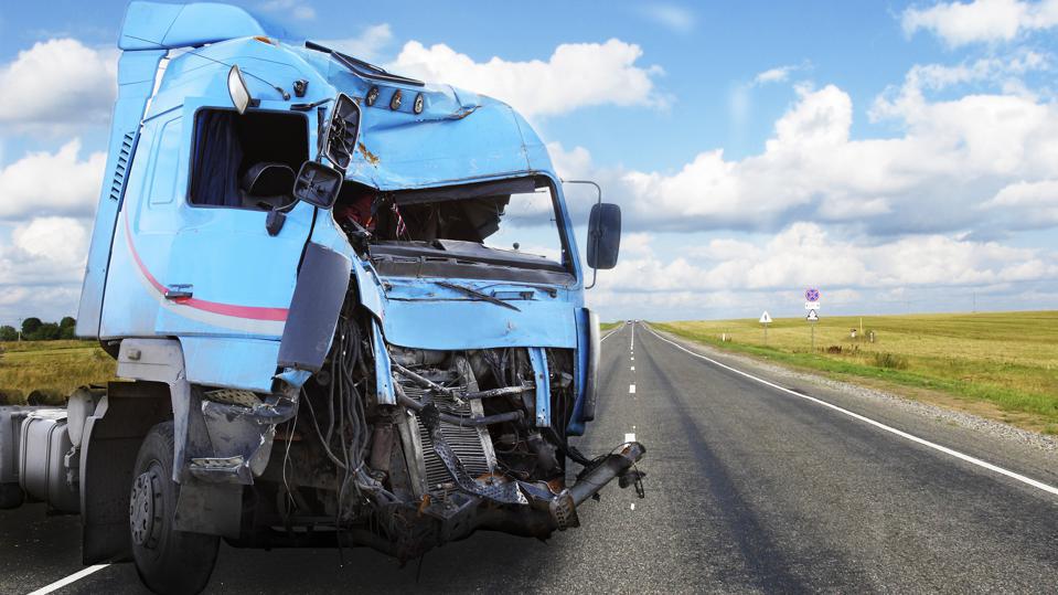  hire a truck accident attorney